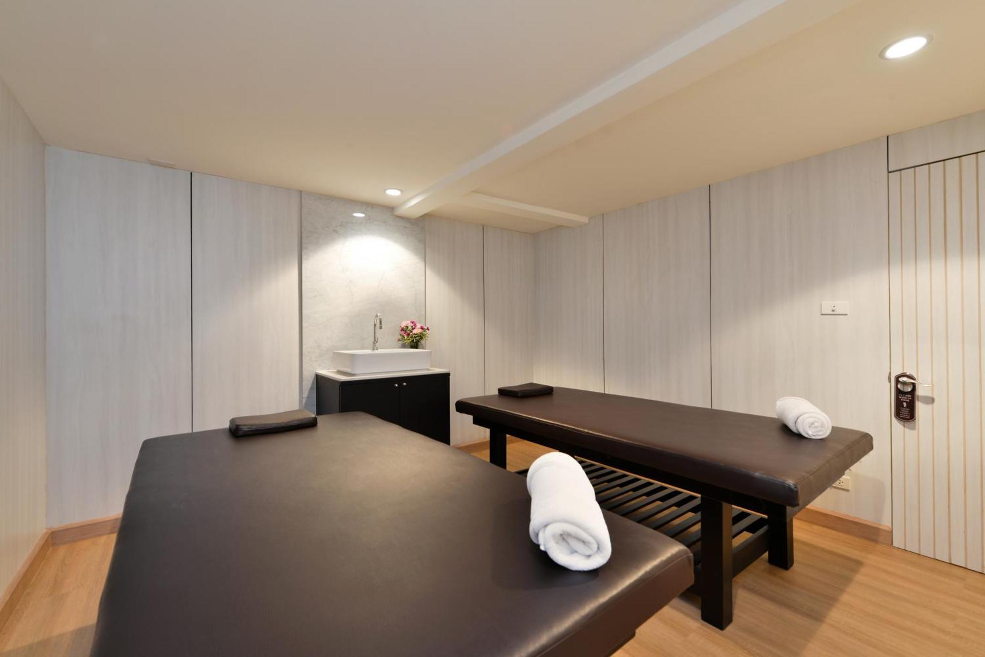 Villa De Pranakorn Μπανγκόκ Εξωτερικό φωτογραφία Massage beds