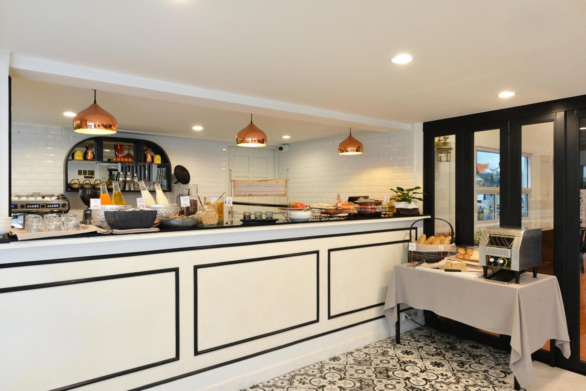 Villa De Pranakorn Μπανγκόκ Εξωτερικό φωτογραφία The bar at the hotel