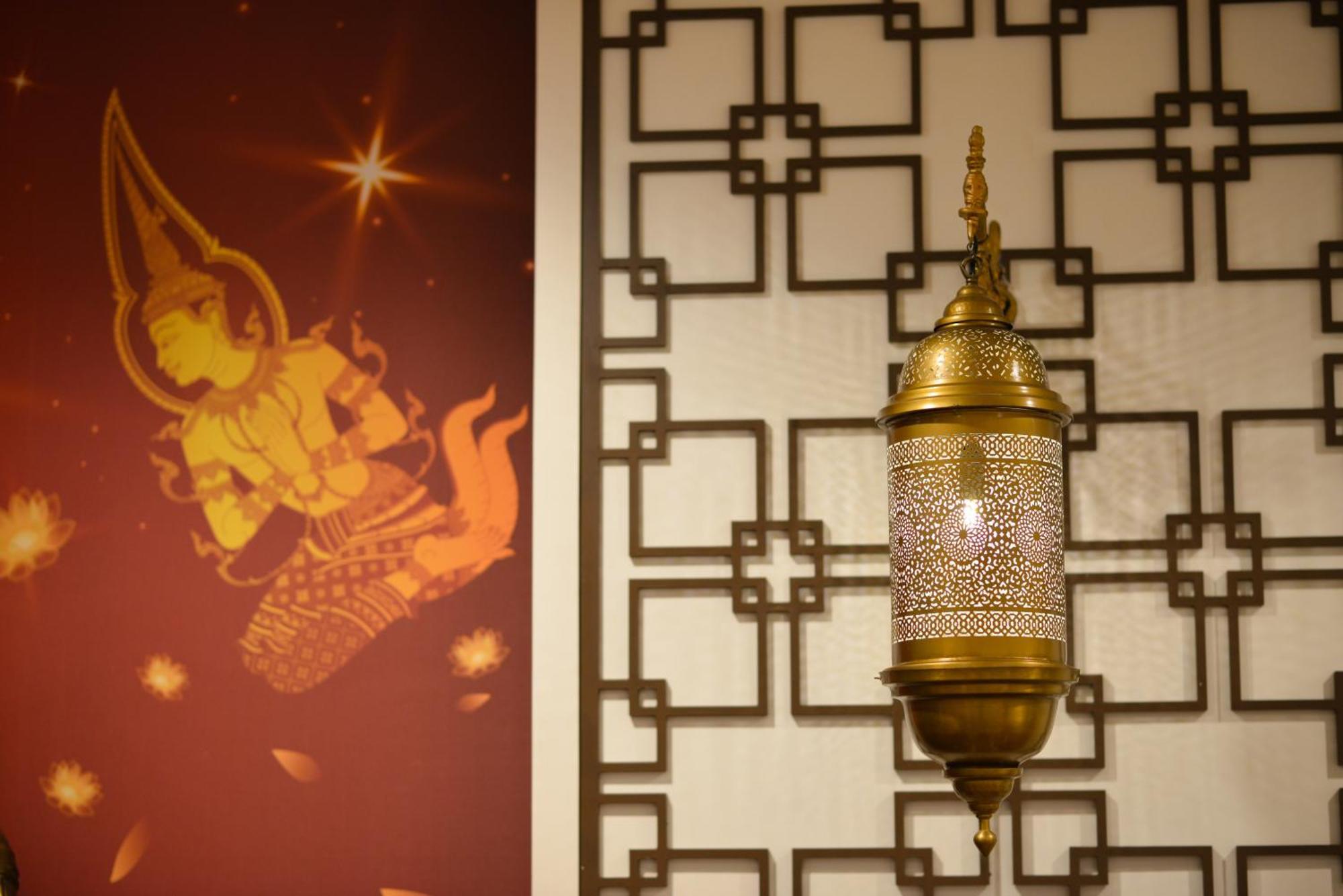 Villa De Pranakorn Μπανγκόκ Εξωτερικό φωτογραφία Thai style lantern
